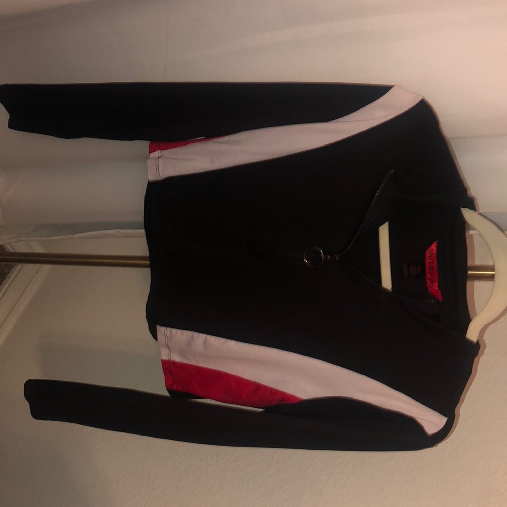 Long sleeve cropped shirt